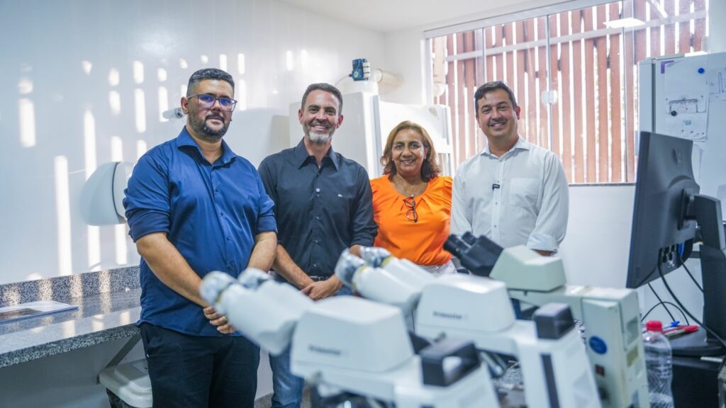 Entrega de 34 novos microscópios reforça a rede de diagnóstico laboratorial