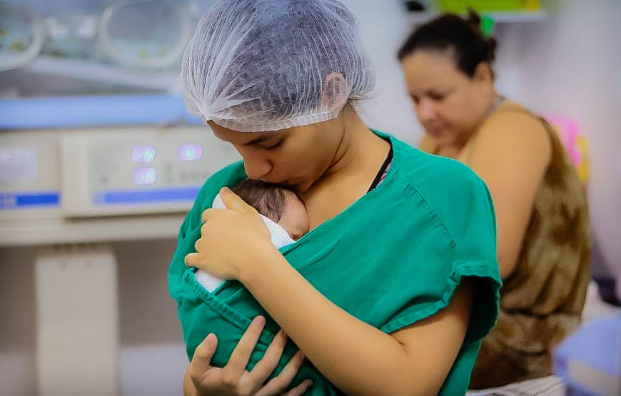 Método Canguru no Hospital de Base: A força do colo, do carinho e do vínculo familiar