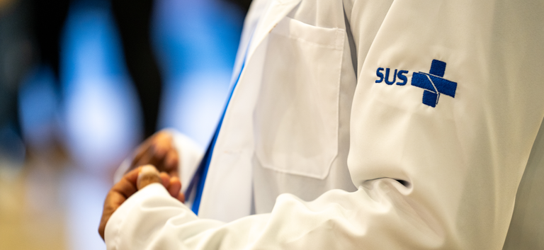 Viva o SUS! O maior sistema público de saúde do mundo é gratuito, universal e do Brasil