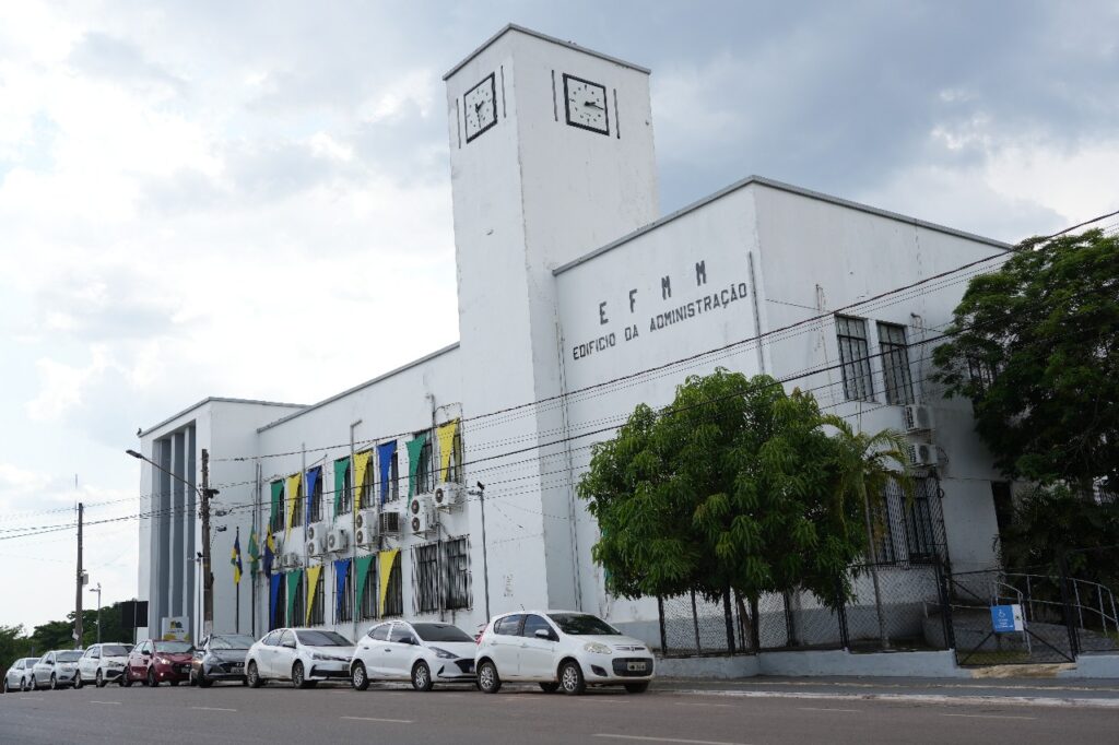 De administração da ferrovia à sede da Prefeitura: 75 anos do Prédio do Relógio