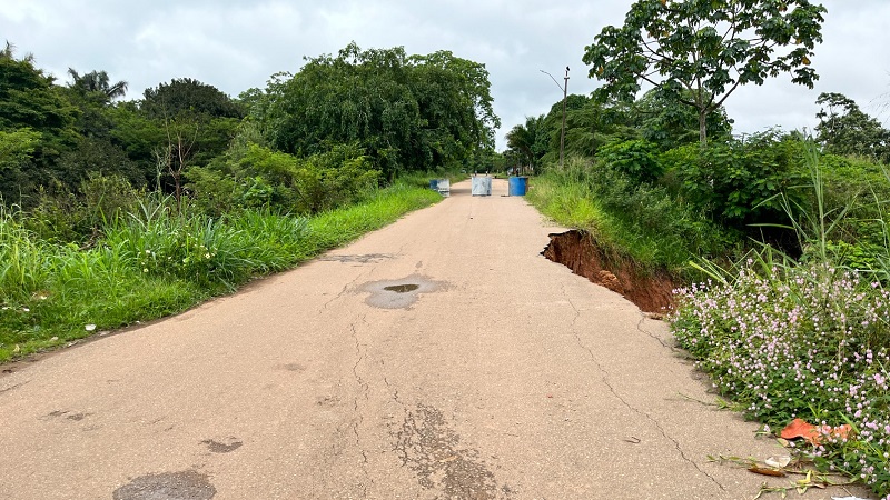 Prefeitura volta a isolar área no Cai N’Água após risco de desmoronamento