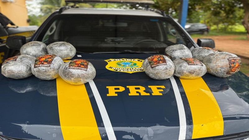 PRF em Rondônia apreende aproximadamente 11 kg de droga em ônibus na BR 425