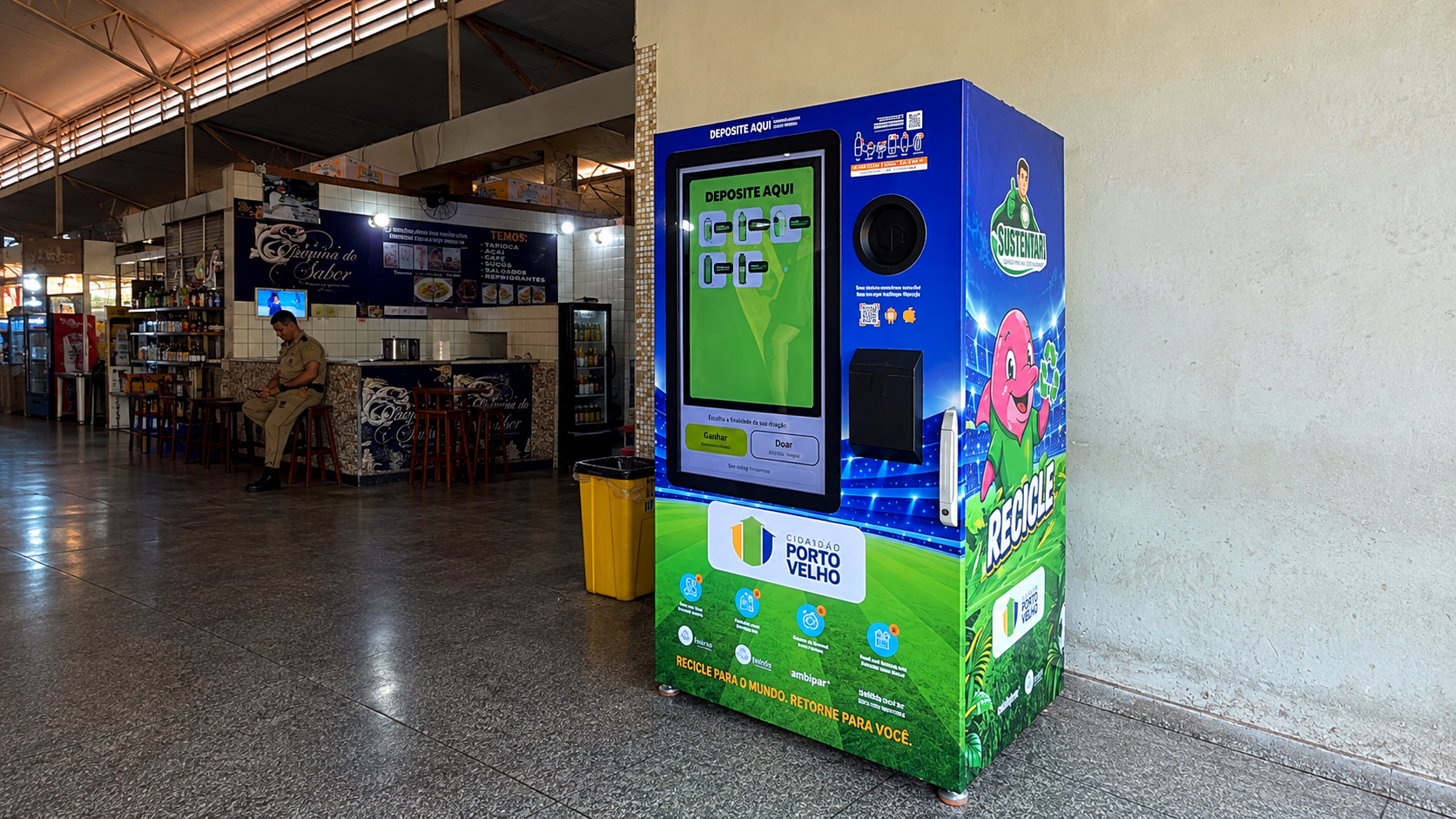 Prefeitura entrega máquinas de reciclagem que pagam via Pix em Porto Velho